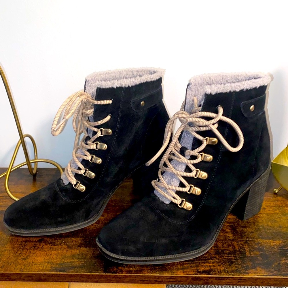 GOOD CONDITION DR SCHOLLS COZY LACE UP HEELED BOOTS size 11 FALL WINTER